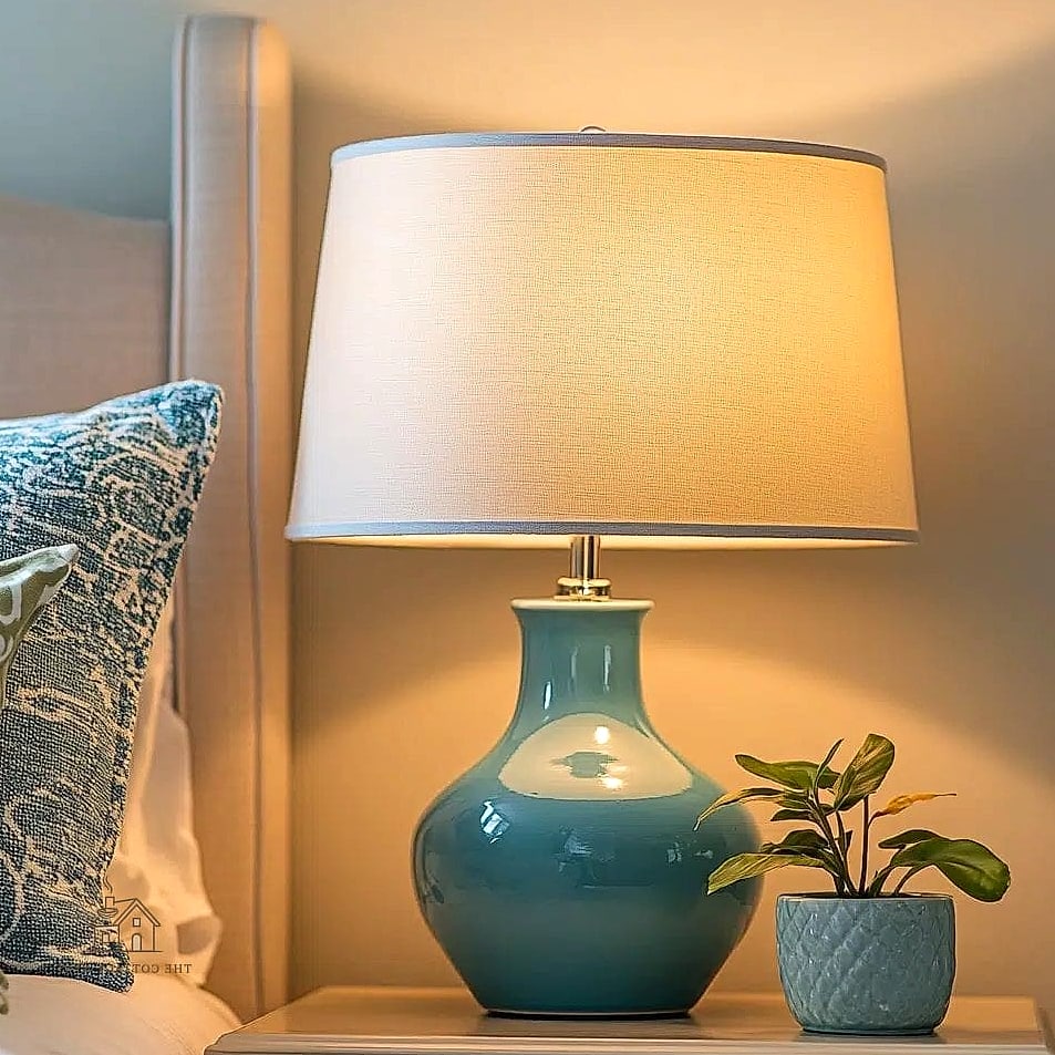 30 Cozy Blue Bedroom Decor Ideas Worth Pinning 31 Blue Ceramic Lamps on Nightstands