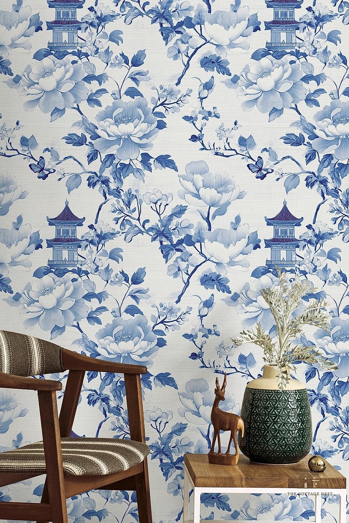 35 Gorgeous Blue And Cream Bedroom Ideas That Are Totally Doable 24 Blue Chinoiserie Wallpaper