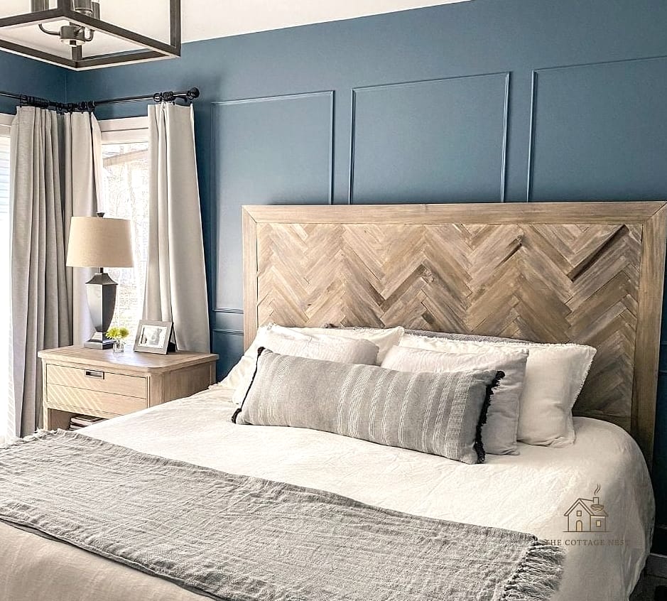 35 Gorgeous Blue And Cream Bedroom Ideas That Are Totally Doable 26 Blue and Cream Herringbone Headboard