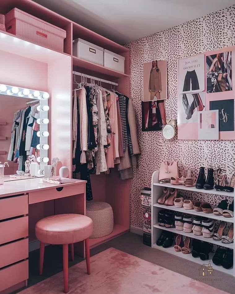 35 Stunning Pink And Cheetah Bedroom Ideas You'll Absolutely Love 30 Cheetah Print Closet Door Wallpaper