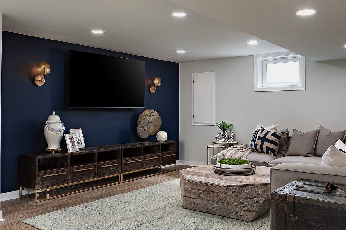 35 Gorgeous Blue And Cream Bedroom Ideas That Are Totally Doable 4 Cream Walls with Blue Accent Pillows