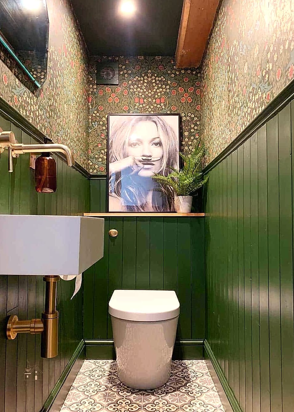 Encaustic-Style Patterned Tile
