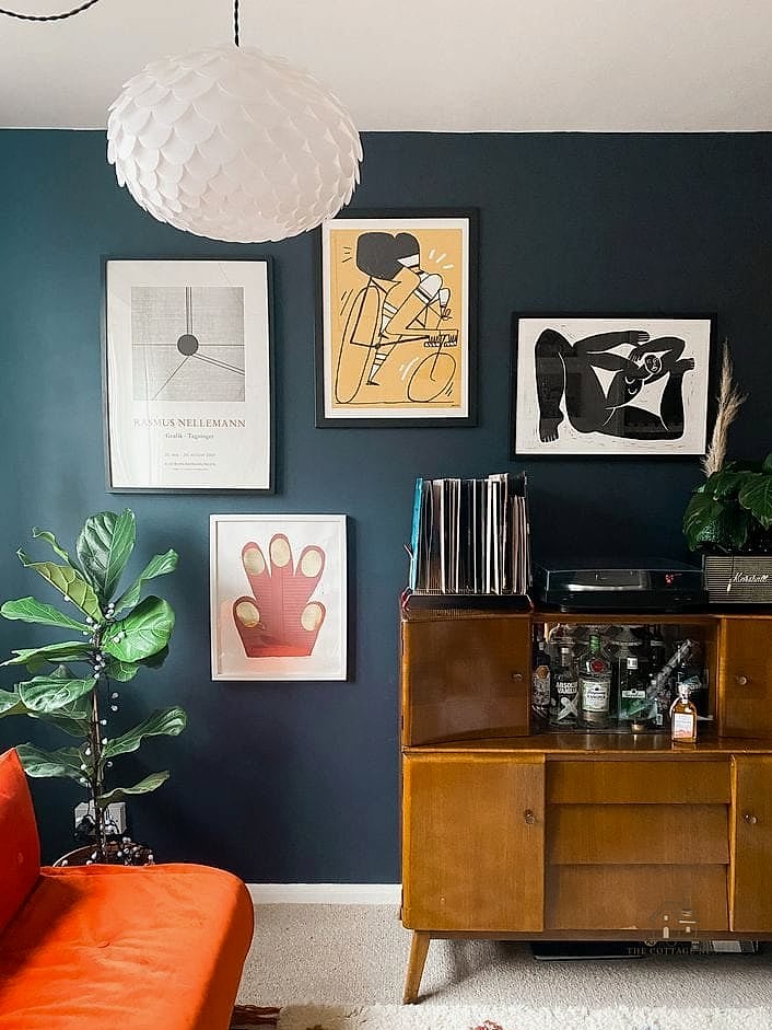 15 Brilliant Mid Century Bedroom Ideas to Copy Right Now 14 Gallery Walls with Vintage-Inspired Art