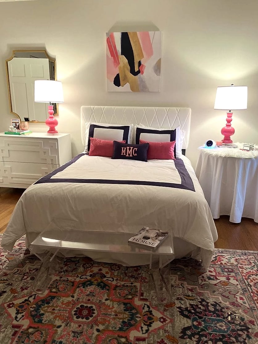 15 Stunning Preppy Bedroom Decor You'll Absolutely Love 3 Grosgrain Ribbon Trim on Bedding