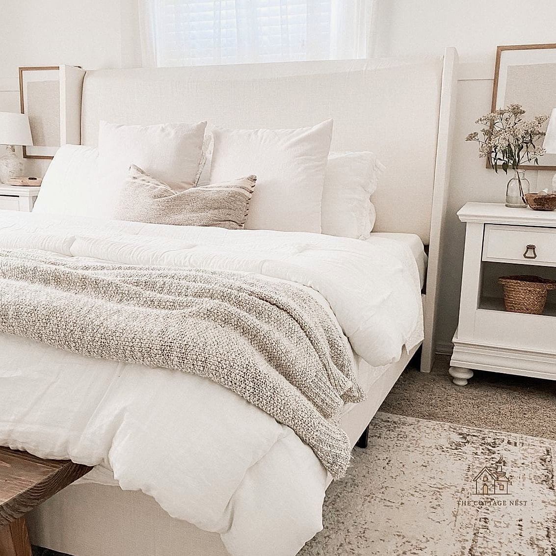 25 Chic Cream And White Bedroom for a Beautiful Home 2 Layered Cream Bedding with White Linen Sheets