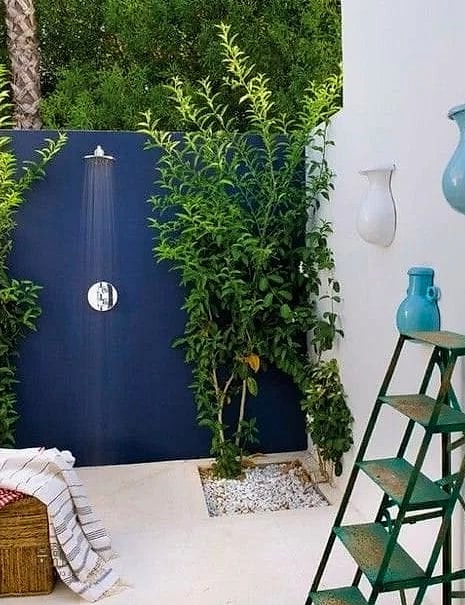 25 Stunning Outdoor Shower Ideas You'll Absolutely Love 4 Minimalist Black Fixture Setup