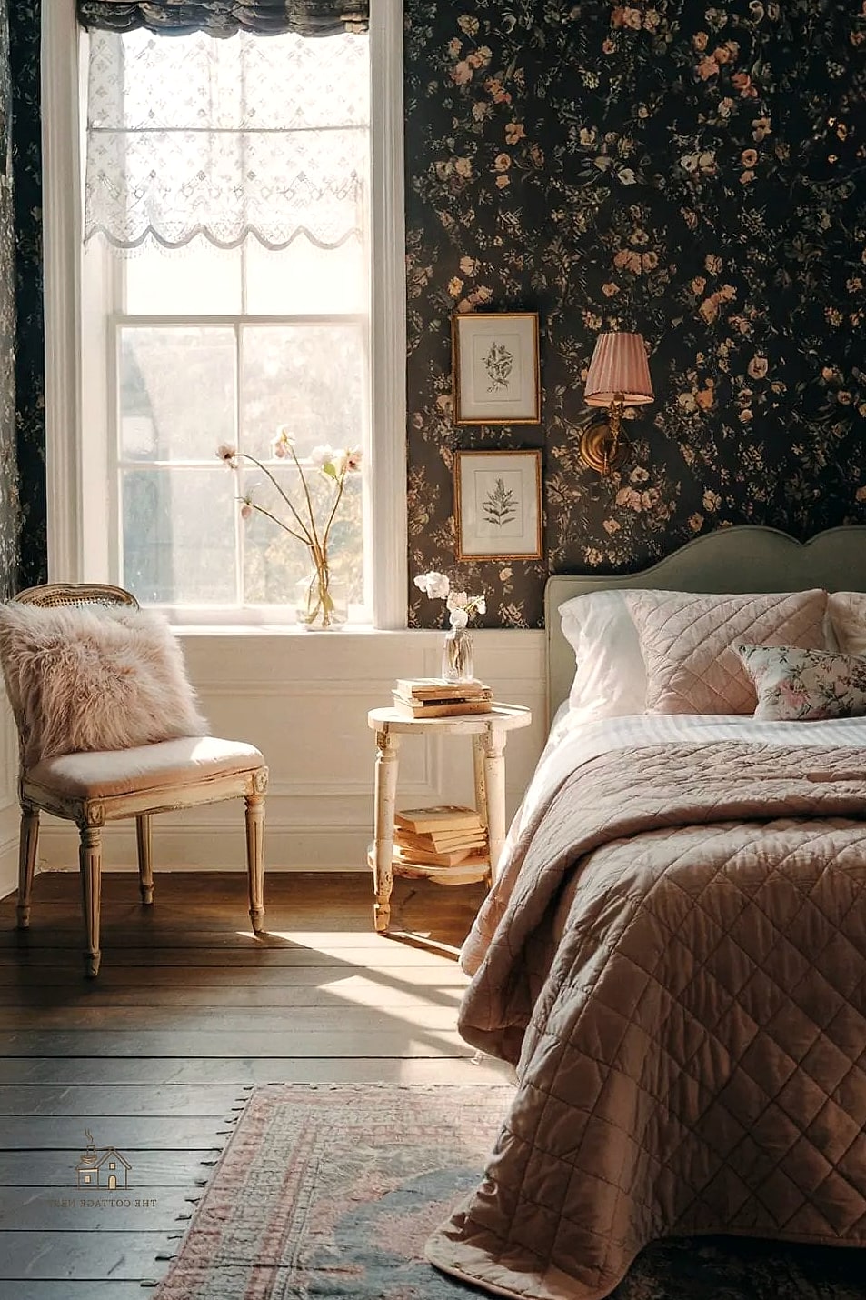 20 Cozy Dark Feminine Bedroom Ideas Worth Pinning 5 Moody Floral Wallpaper Accent Wall
