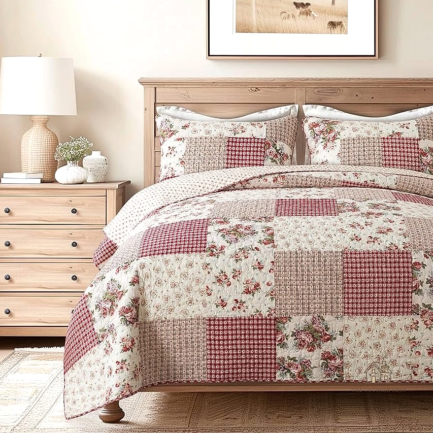 24 Dreamy Country Bedroom Ideas to Try This Season 9 Quilted Patchwork Throw