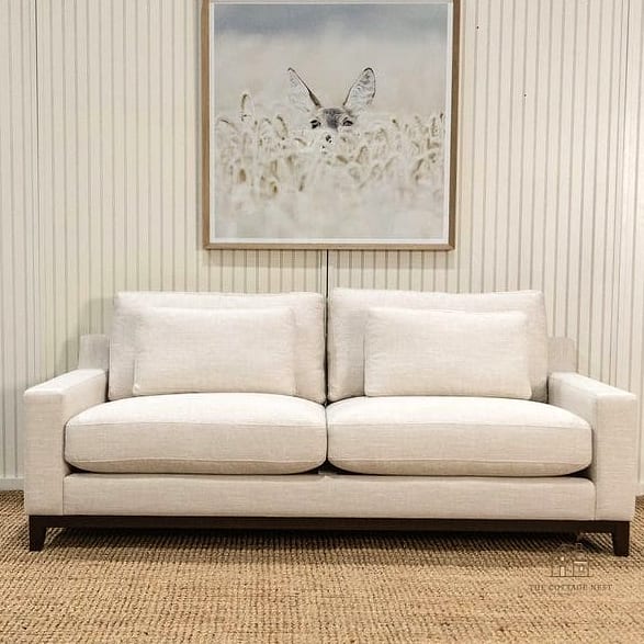 35 Chic Lake House Bedroom for a Beautiful Home 27 Slipcovered Upholstered Headboard