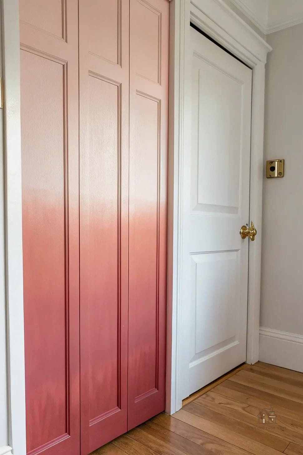 27 Cozy Door Painting Ideas Bedroom Worth Pinning 10 Two-Tone Ombre Door Effect