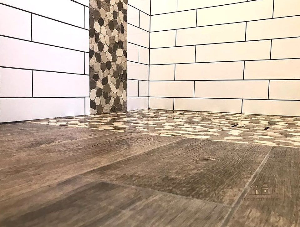25 Brilliant Zero Entry Shower Ideas to Copy Right Now 19 Two-Tone Tile Wall Treatment