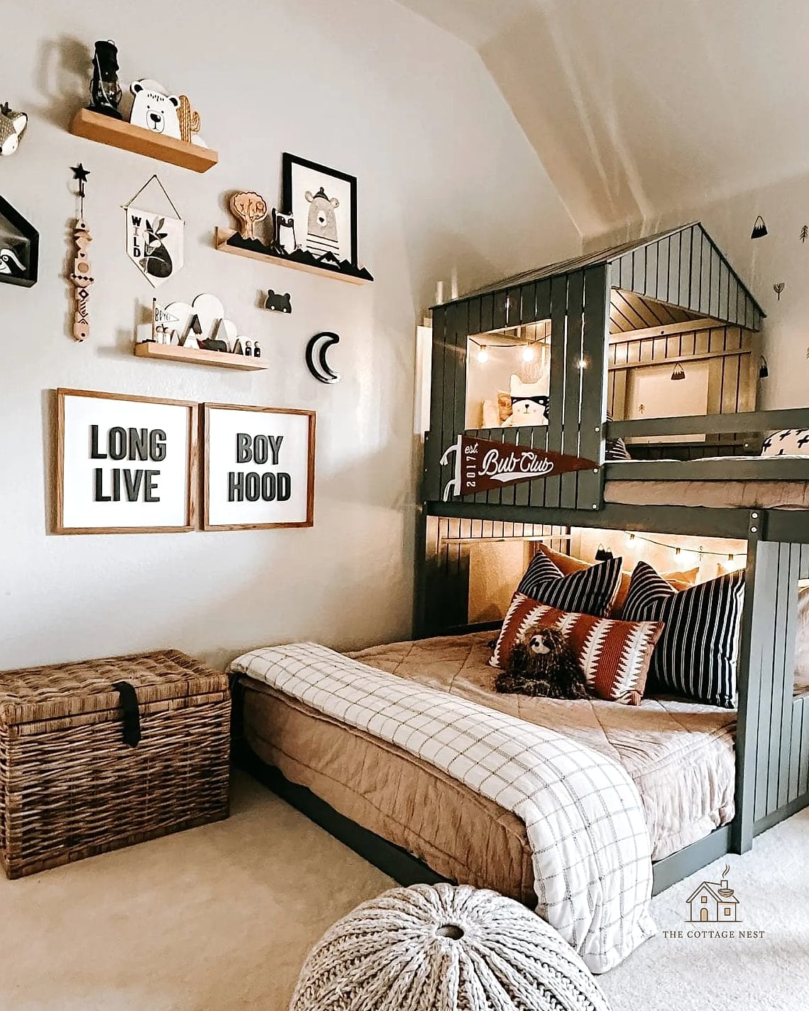 21 Chic Small Boys Bedroom Ideas for a Beautiful Home 5 Warm Wood Tones with Black Accents