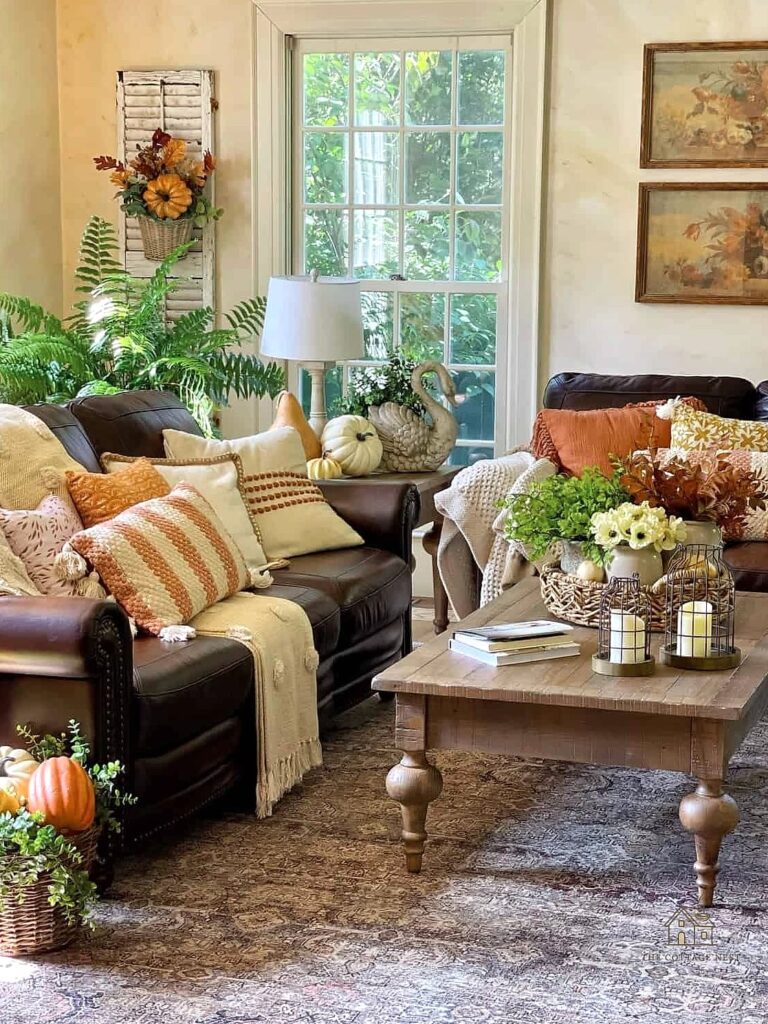 35 Creative Fall Living Room Decor That Will Inspire You 1 featured 6938