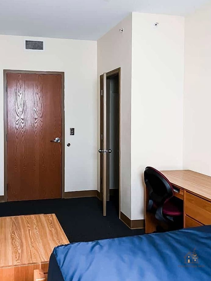 50 Amazing College Dorm Room Ideas For Guys on a Budget 38 Behind-the-Door Trash and Recycling Bins