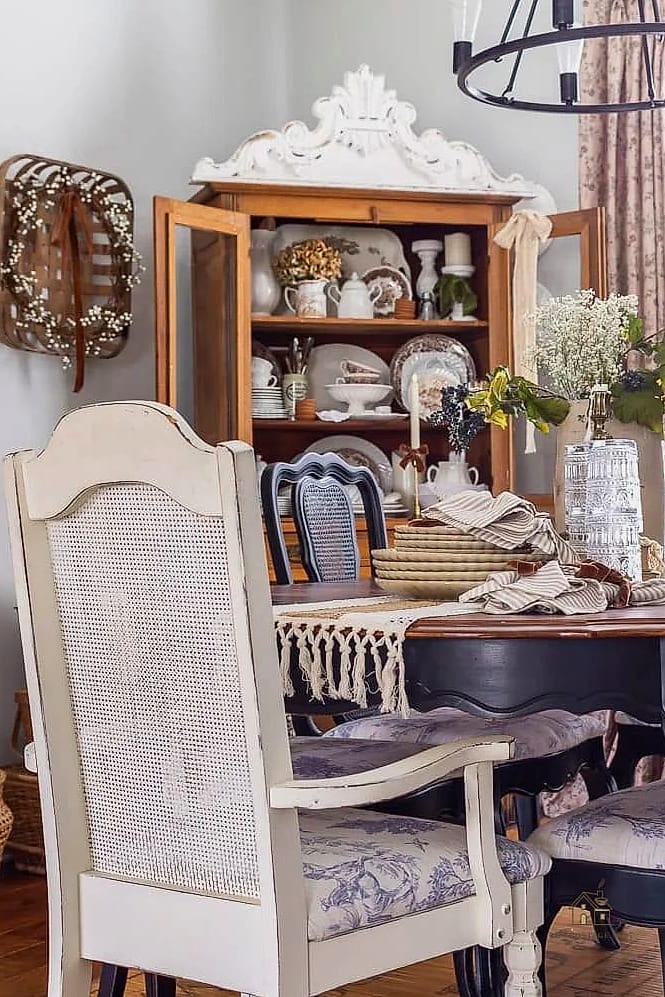 30 Dreamy Fall Hutch Decor Ideas to Try This Season 27 Black and Charcoal Accent Pieces