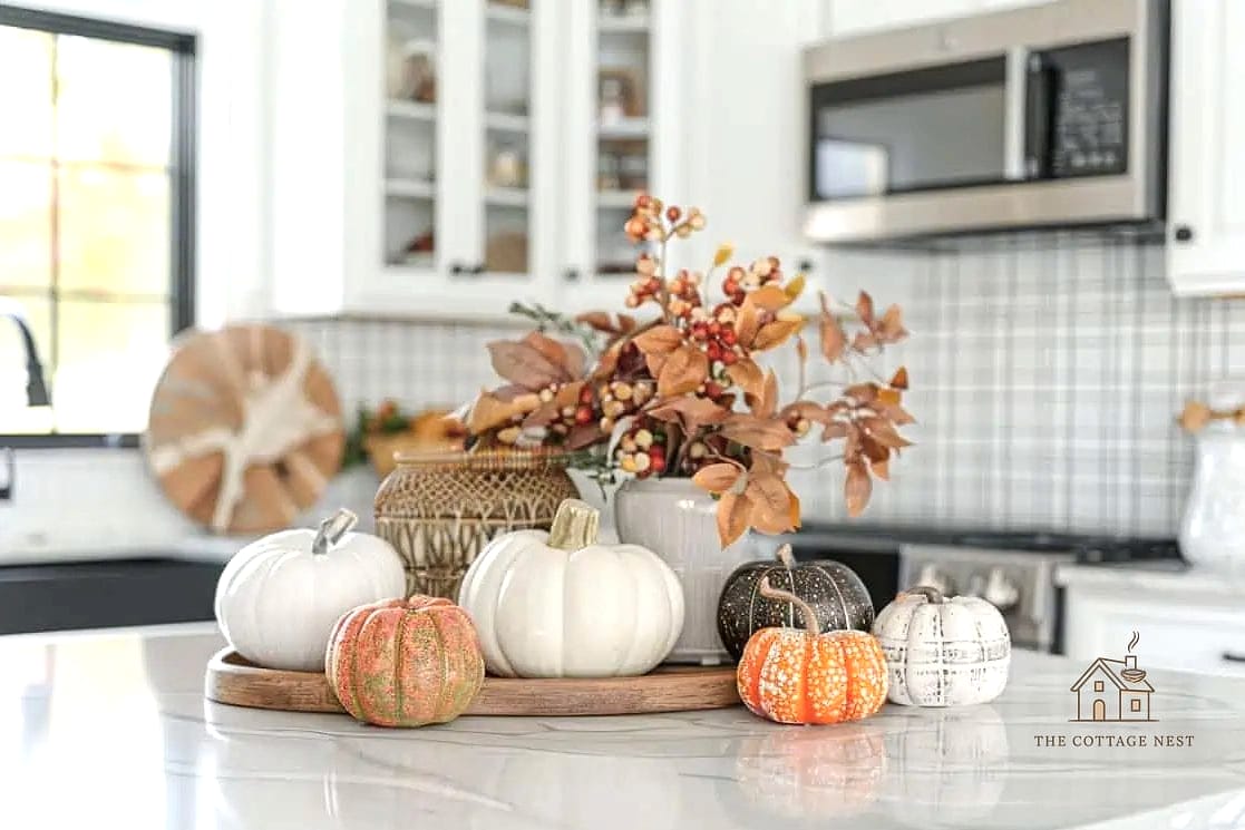 15 Brilliant Fall Kitchen Decor to Copy Right Now 3 A Bowl of Seasonal Produce as a Centerpiece