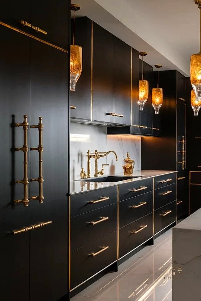 15 Brilliant Fall Kitchen Decor to Copy Right Now 9 Brass or Black Hardware Swap