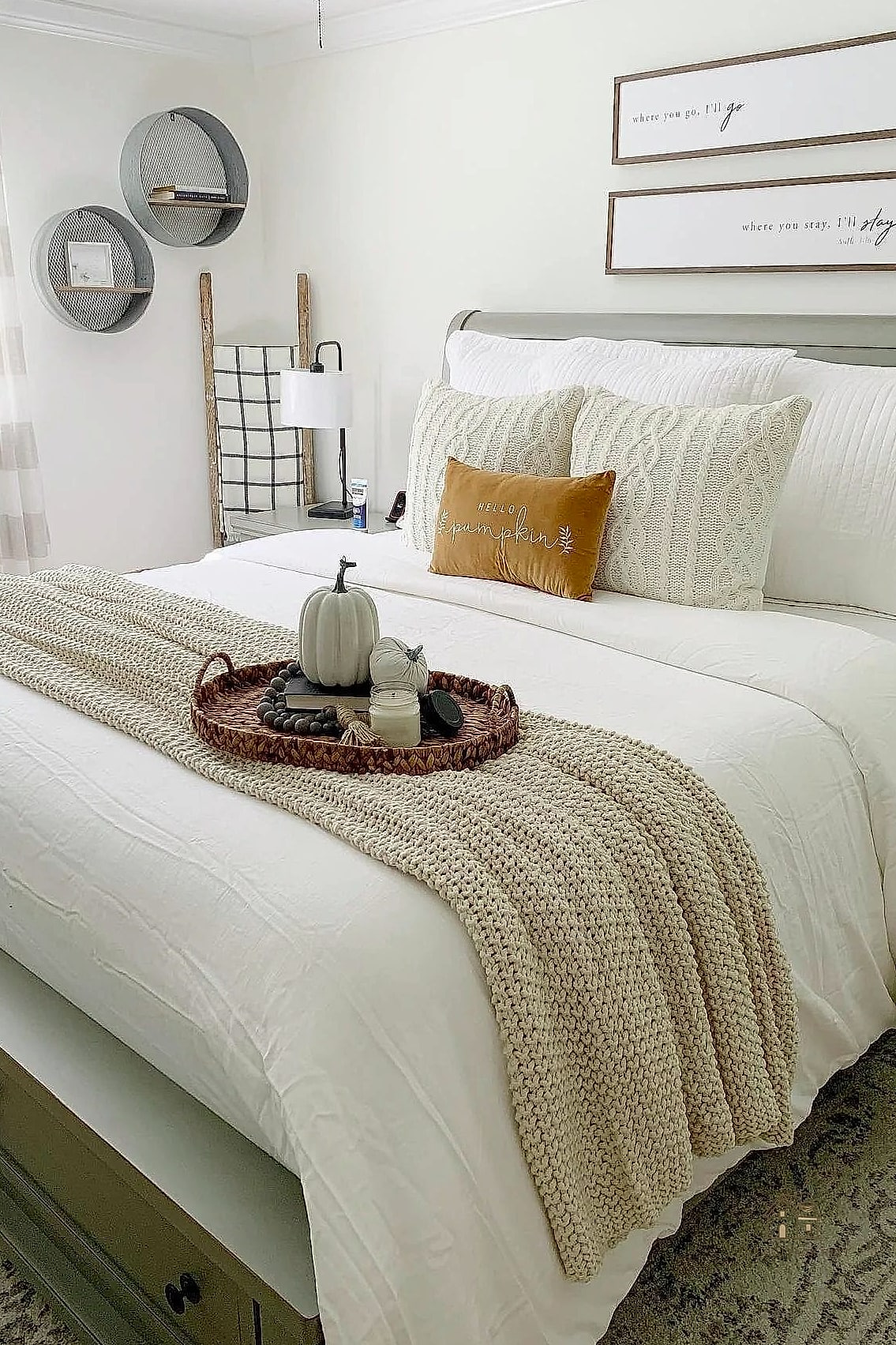 35 Stunning Fall Bedding You'll Absolutely Love 3 Chunky Knit Throw Blankets