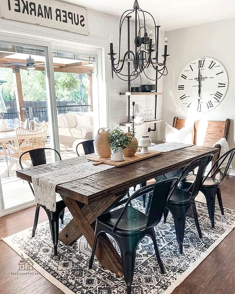 45 Brilliant Farmhouse Dining Room Lighting Ideas to Copy Right Now 2 Classic Black Metal Chandelier