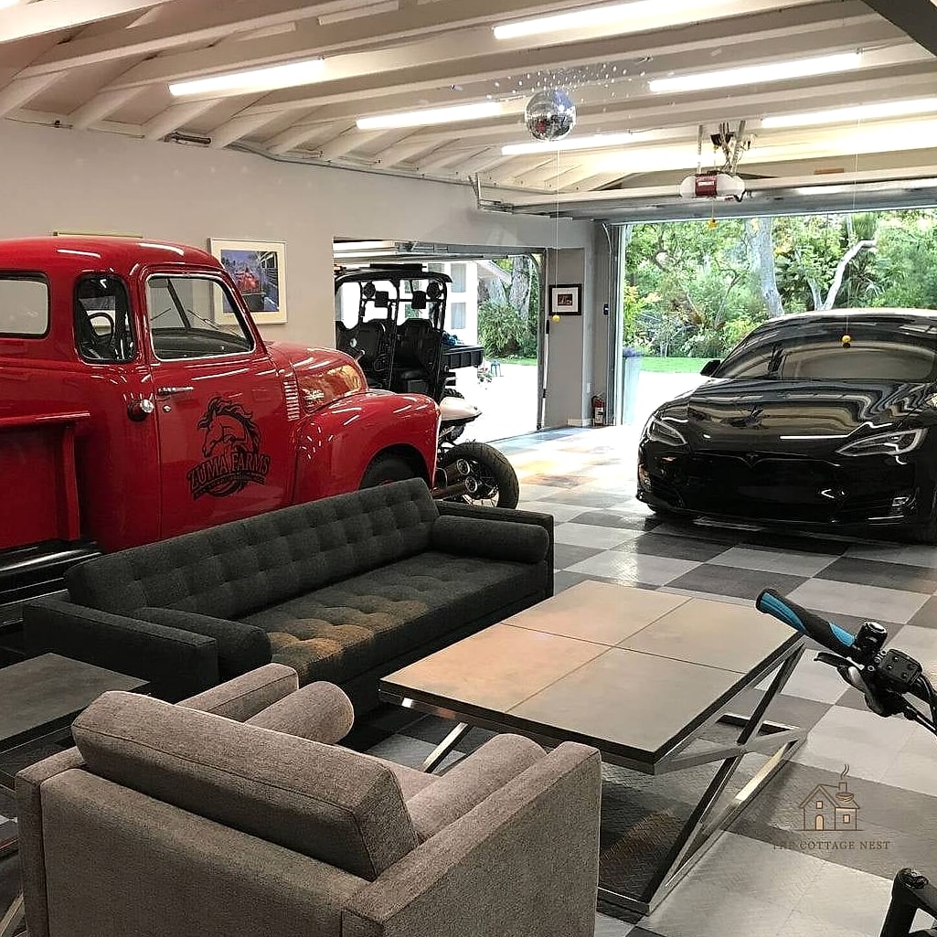 Classic Car Show Lounge