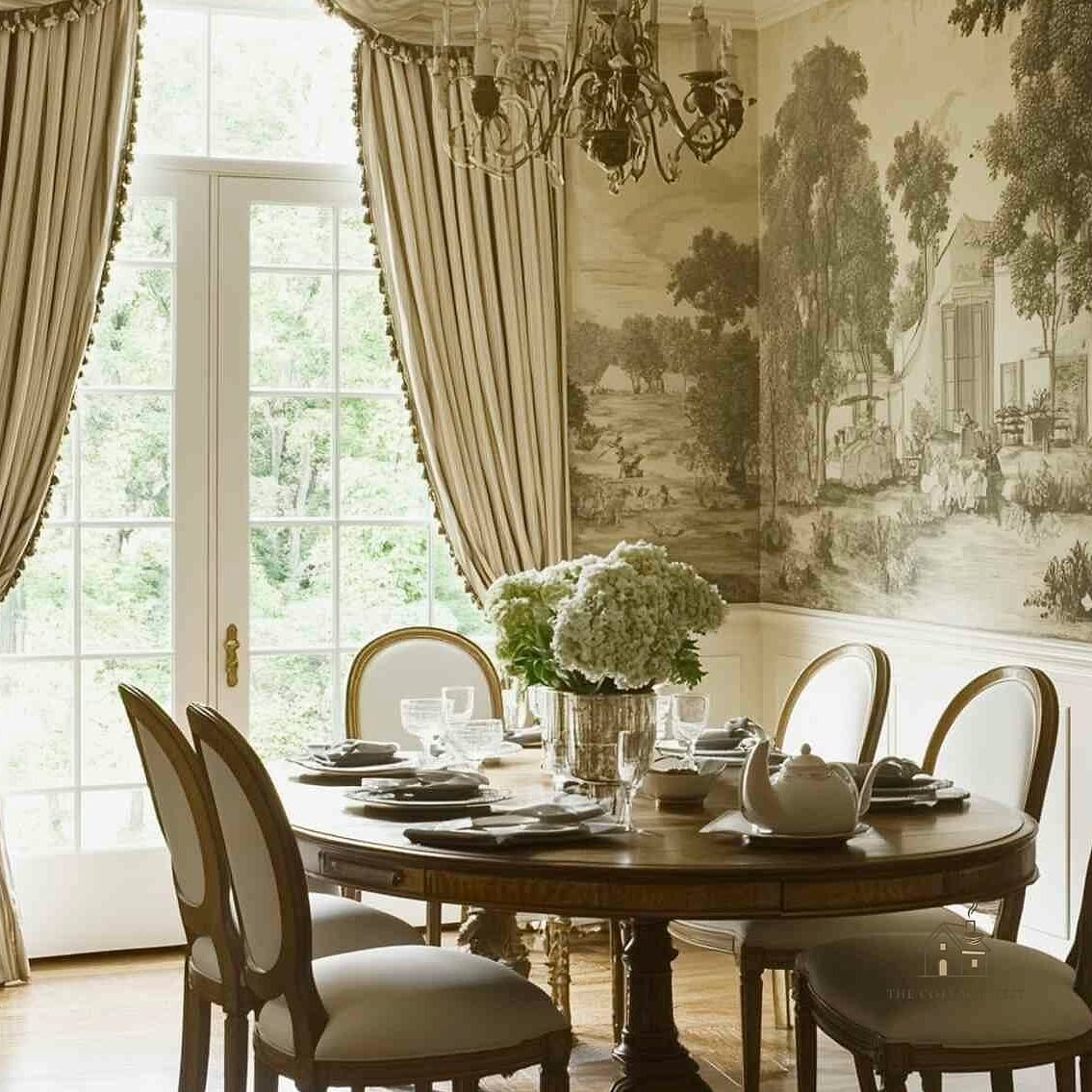50 Beautiful Dining Room Wallpaper Ideas to Transform Your Space 3 Classic Toile Wallpaper