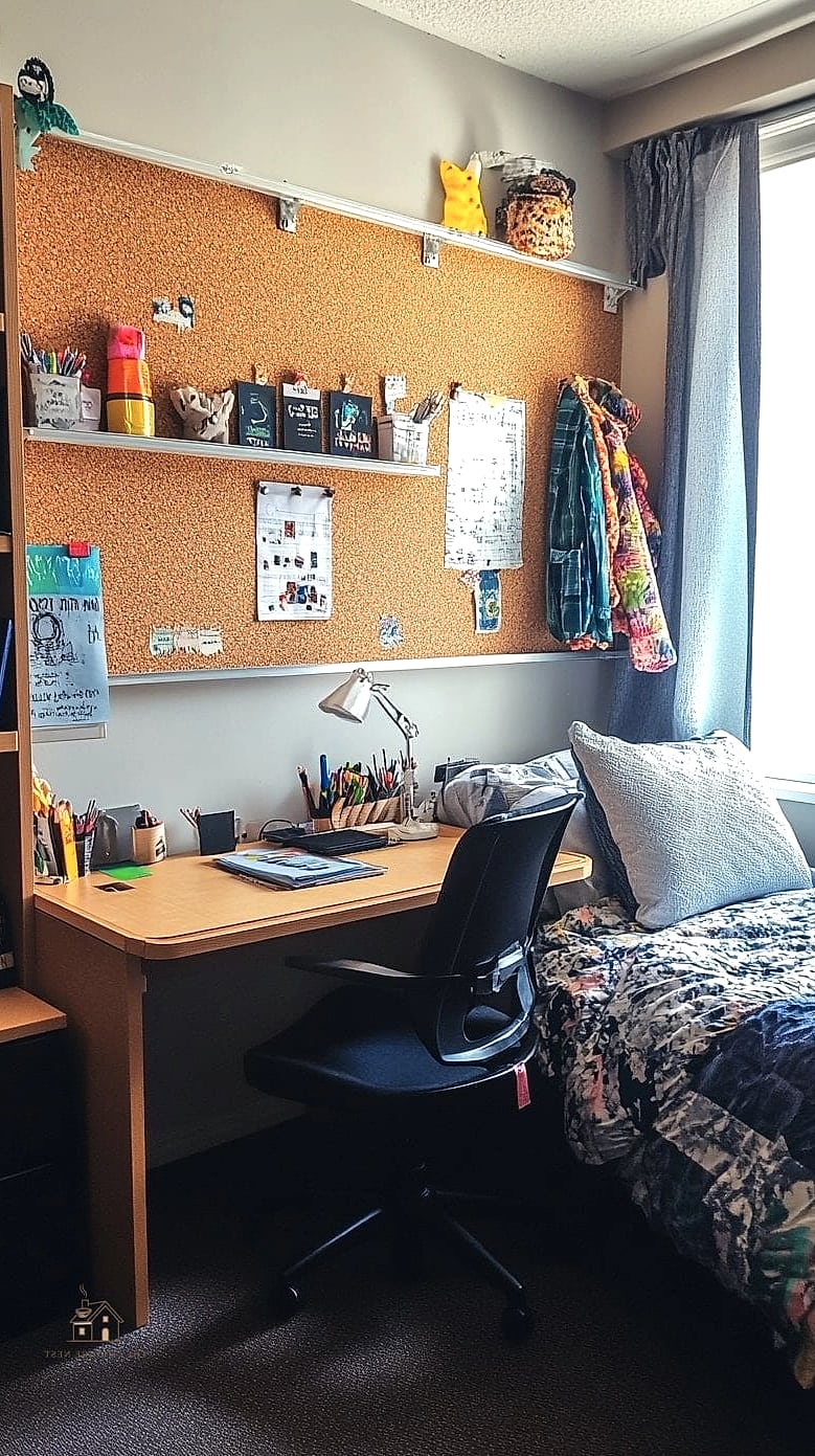 35 Brilliant Dorm Room Wall Decor to Copy Right Now 5 Corkboard Command Center