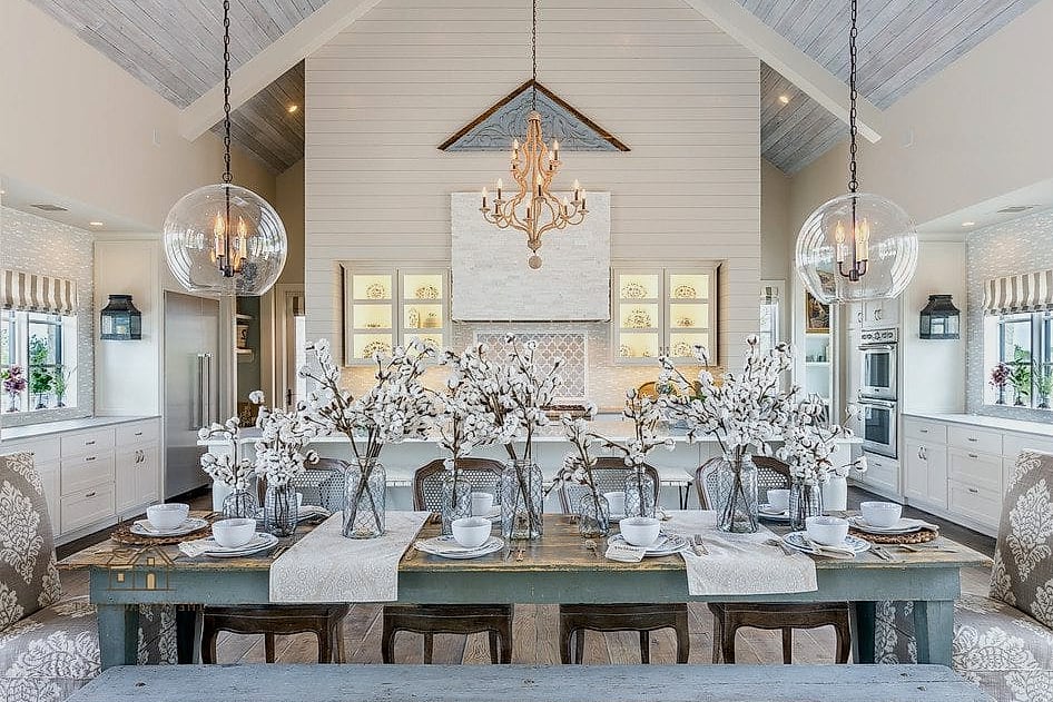 25 Chic Farmhouse Dining Room Table Ideas for a Beautiful Home 26 Custom Built-In Farmhouse Table