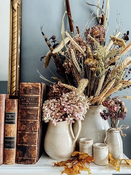 25 Stunning Fall Apartment Decor Ideas You'll Absolutely Love 8 Dried Floral and Grass Arrangements