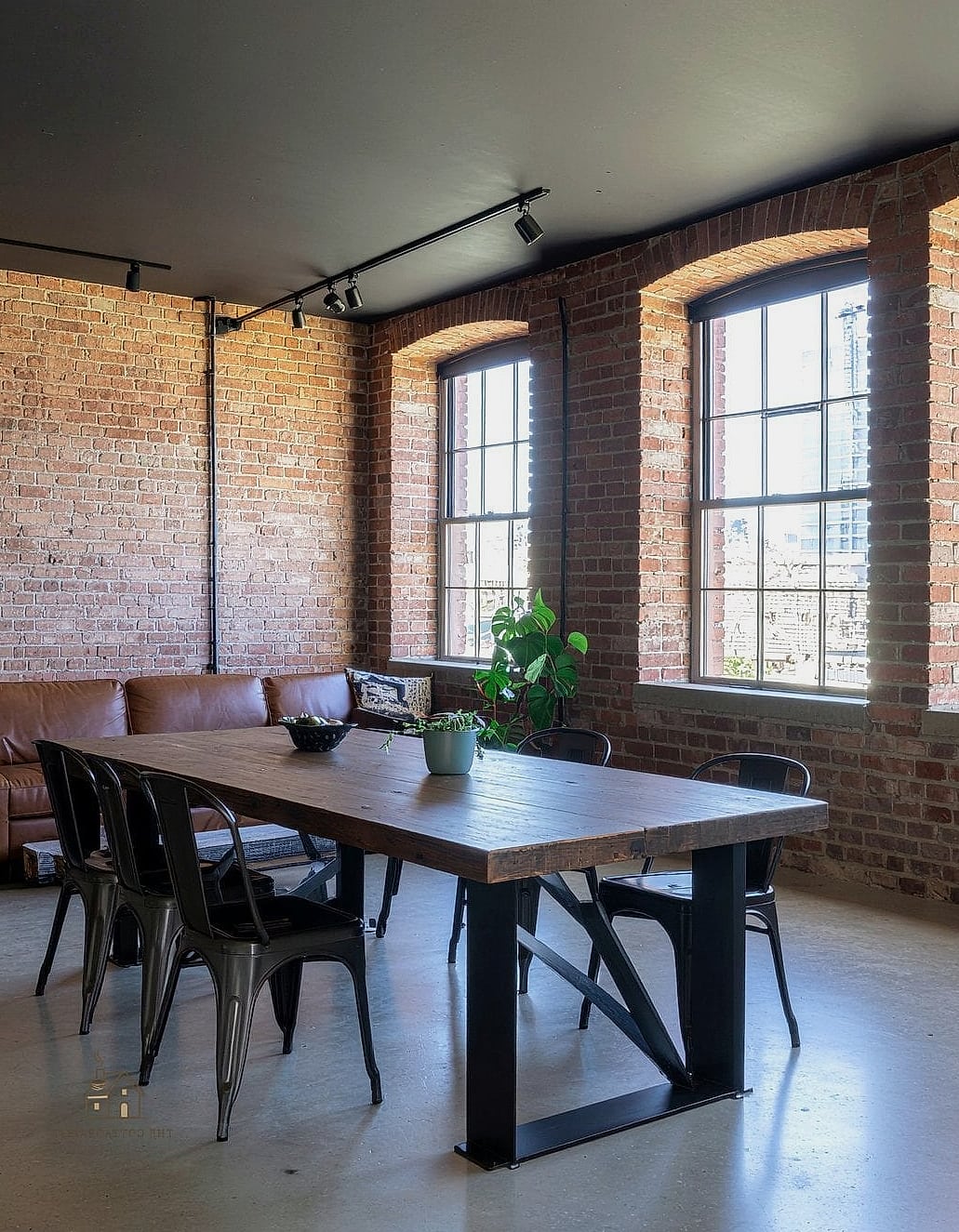 30 Clever Eclectic Dining Room Ideas for Every Style 13 Exposed Brick Wall with Eclectic Furniture