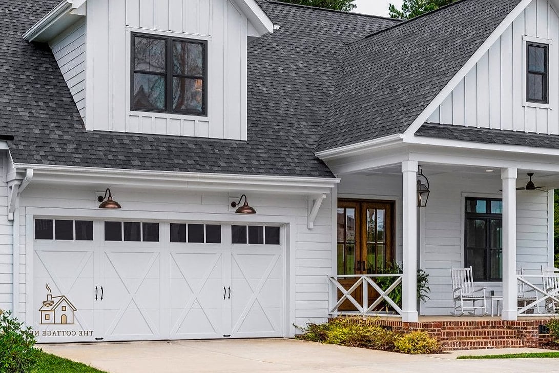 Farmhouse White with Black Trim
