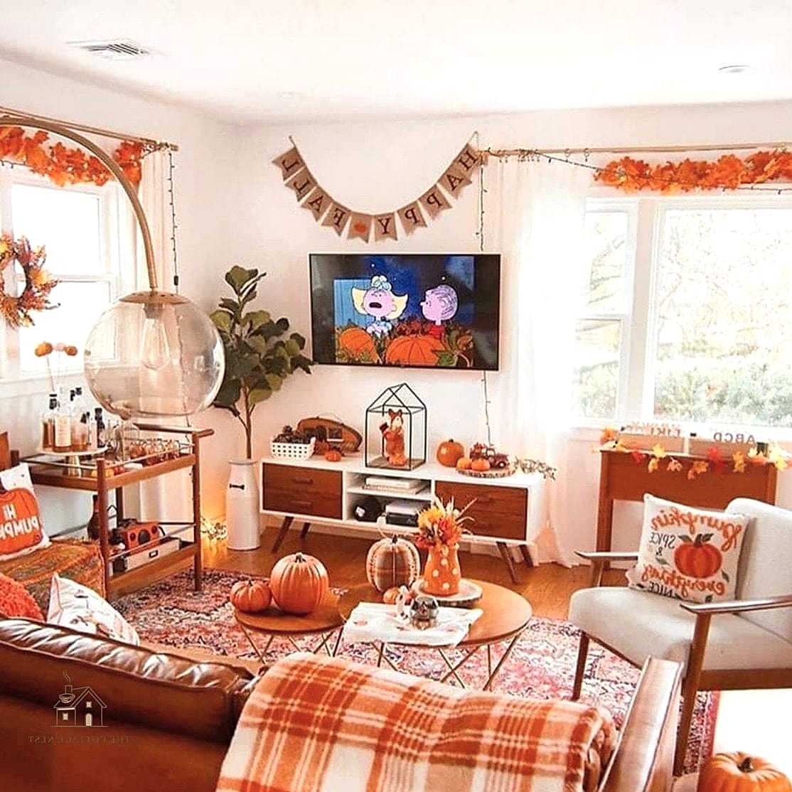 25 Stunning Fall Apartment Decor Ideas You'll Absolutely Love 9 Flannel and Buffalo Check Throw Pillows