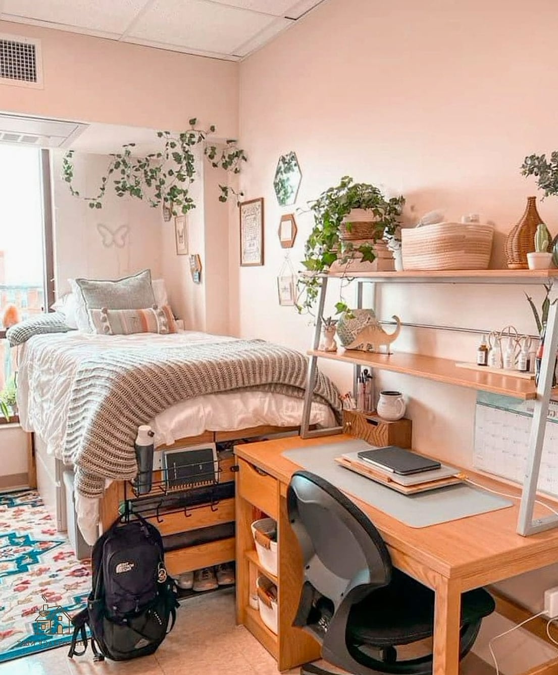 15 Chic Single Dorm Room Ideas for a Beautiful Home 5 Floating Wall Shelves for Books and Decor