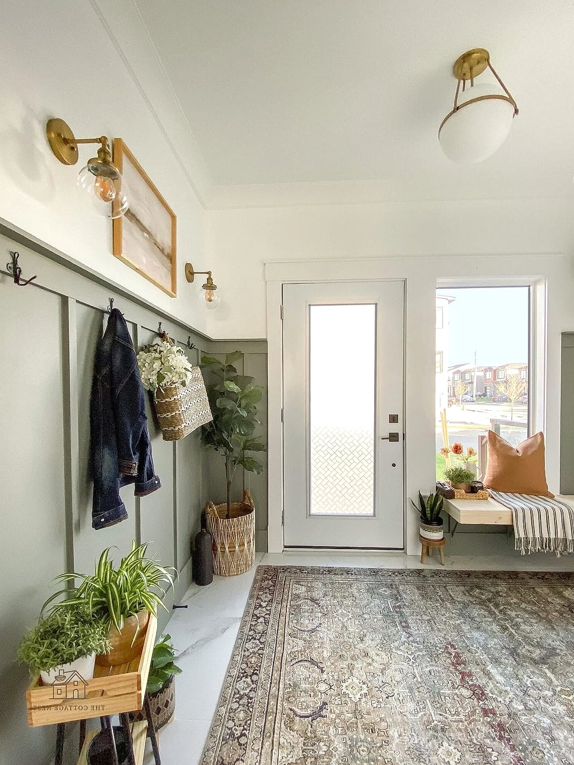 20 Cozy Apartment Entryway Ideas Worth Pinning 11 A Folding Wall-Mounted Table for Micro Entries