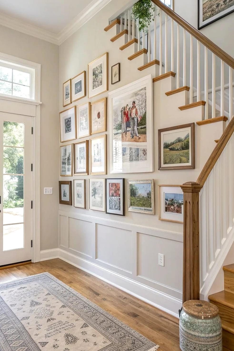 35 Stunning Entryway Accent Wall Ideas You'll Absolutely Love 11 Gallery Wall Backdrop