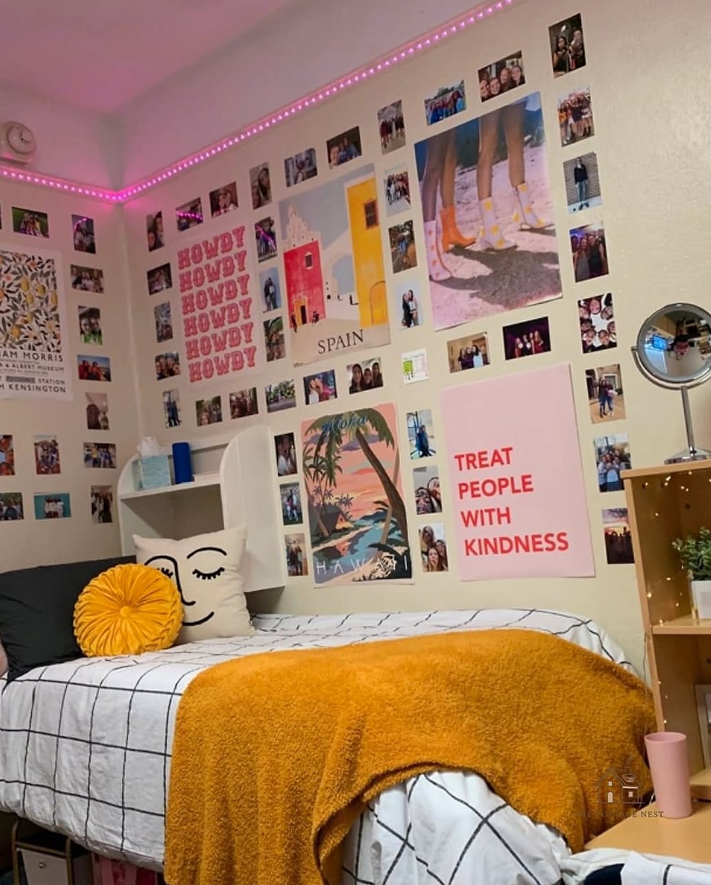 35 Brilliant Dorm Room Wall Decor to Copy Right Now 2 Gallery Wall with Mixed Frame Sizes