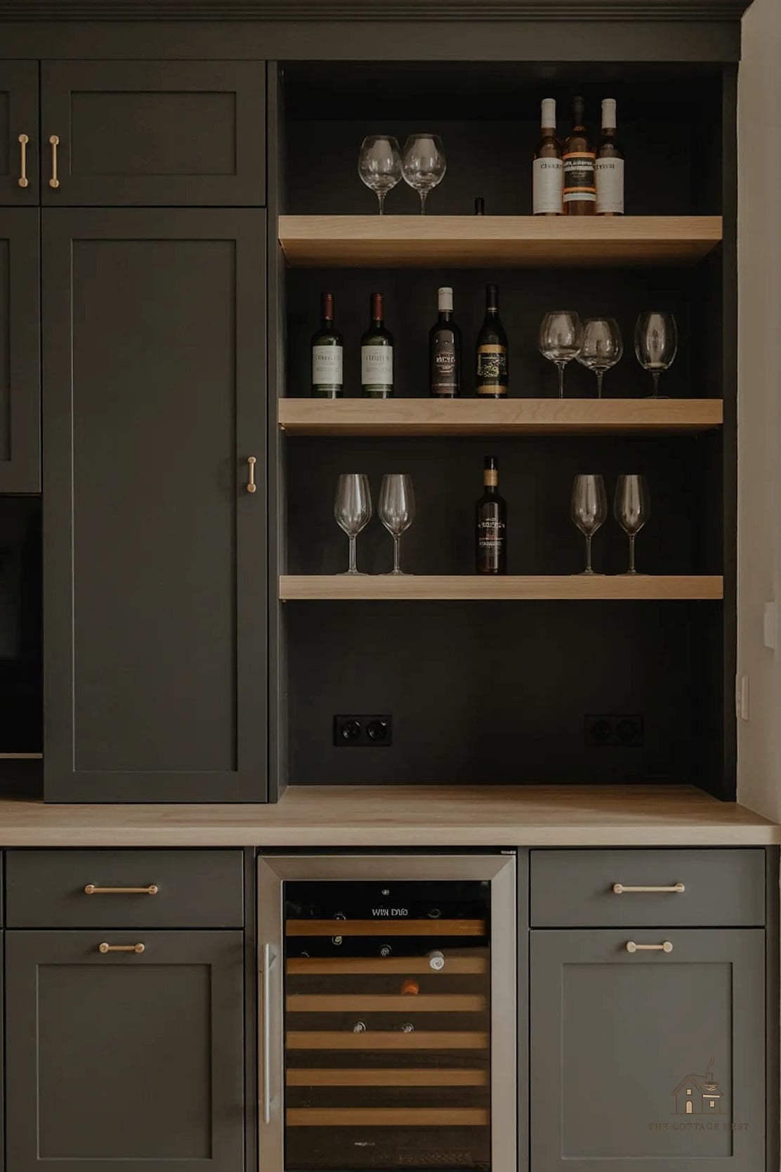 40 Clever Grey Dining Room Ideas for Every Style 16 Grey Built-In Cabinetry