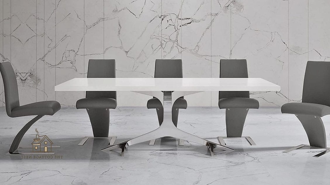 40 Clever Grey Dining Room Ideas for Every Style 27 Grey Lacquered Table for a Glam Look