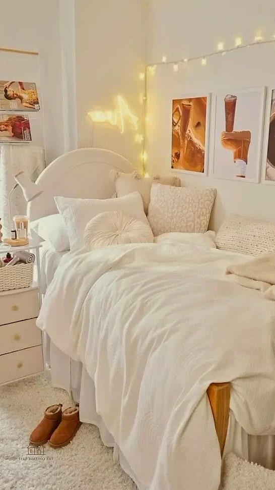 15 Chic Single Dorm Room Ideas for a Beautiful Home 1 Layered Bedding in a Neutral Palette