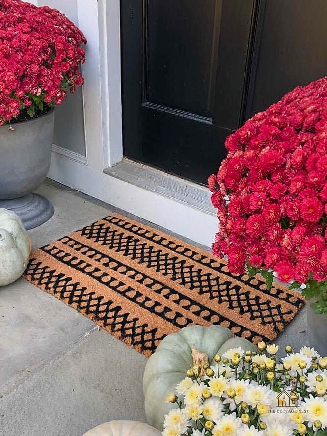 45 Gorgeous Fall Front Porch Decor Ideas That Are Totally Doable 3 A Layered Doormat Duo
