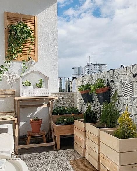 Personalized Balcony with DIY Signage