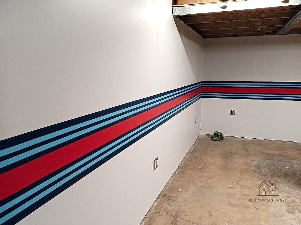 50 Amazing Garage Paint Colors Walls Ideas on a Budget 16 Racing Stripe Accent