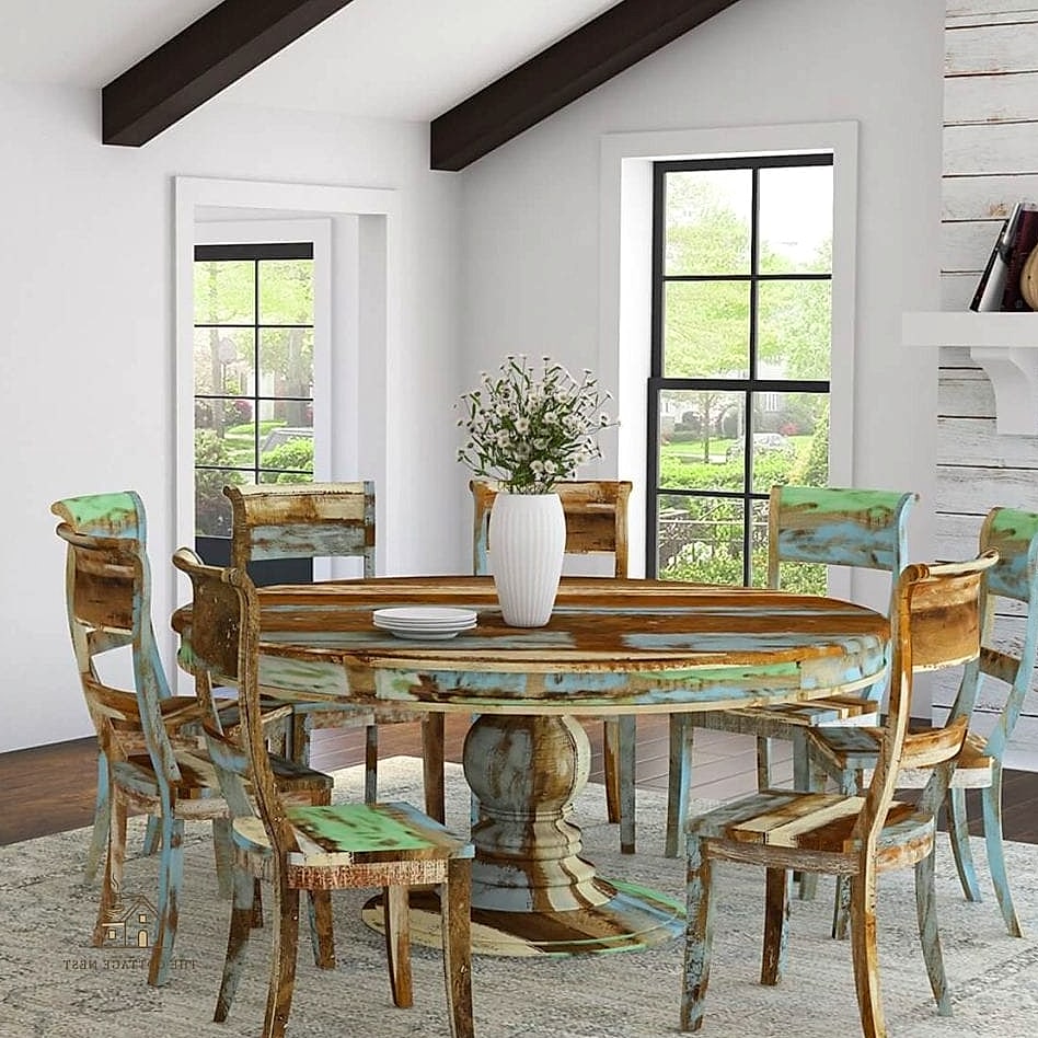25 Chic Farmhouse Dining Room Table Ideas for a Beautiful Home 2 Reclaimed Wood Farmhouse Table