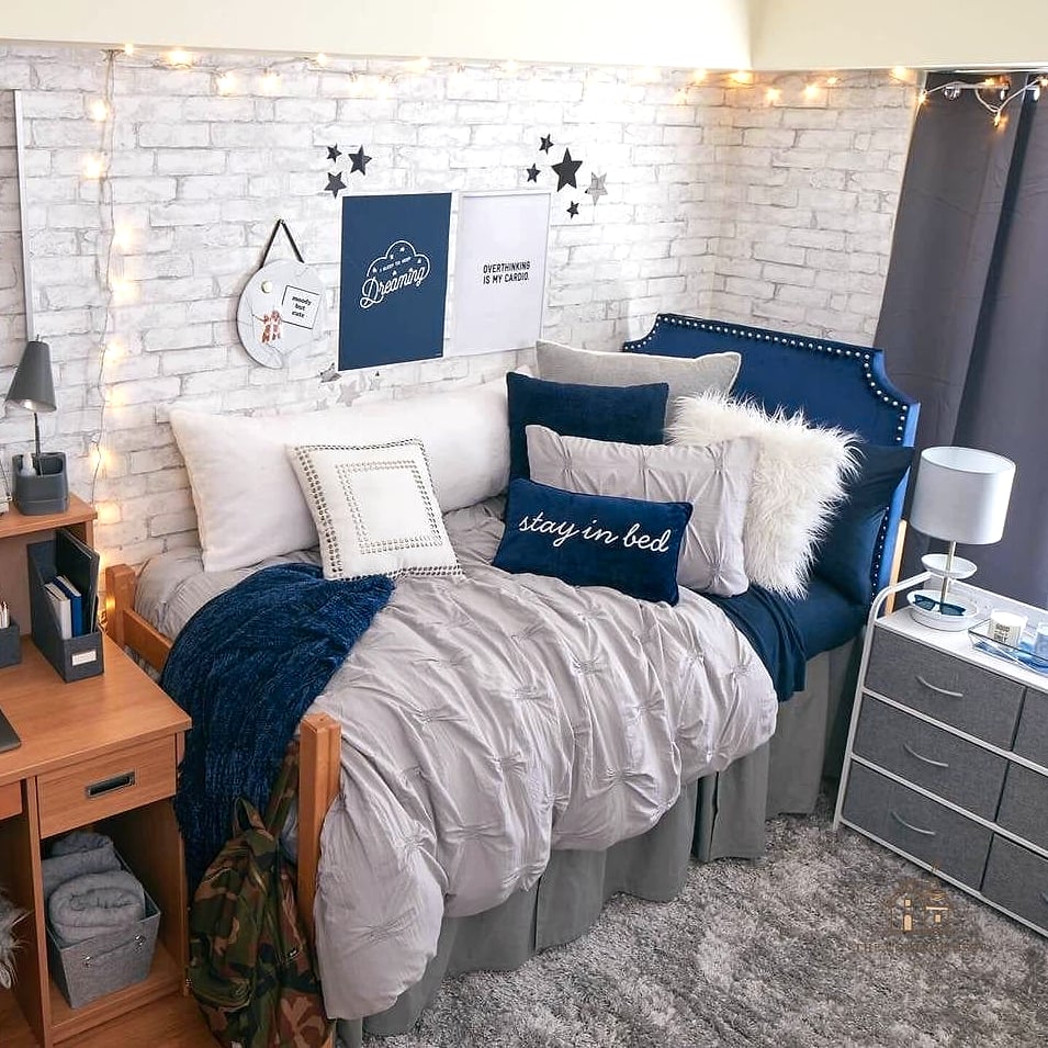 50 Amazing College Dorm Room Ideas For Guys on a Budget 28 Removable Wall Decals