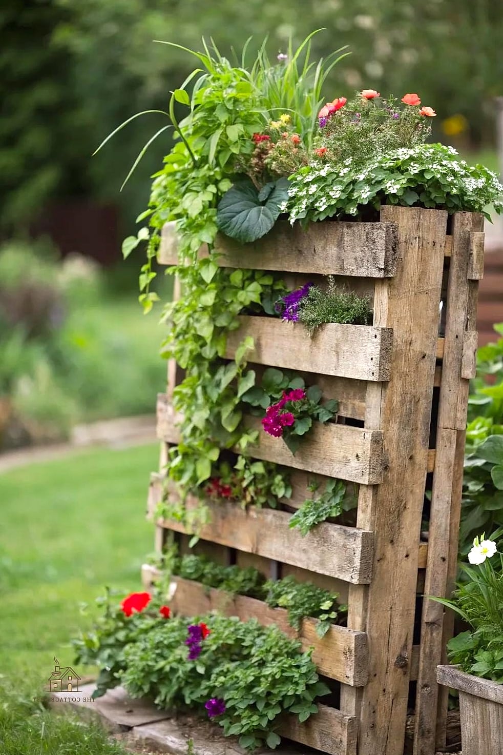 45 Creative Pallet Garden Ideas That Will Inspire You 8 Rustic Potting Bench