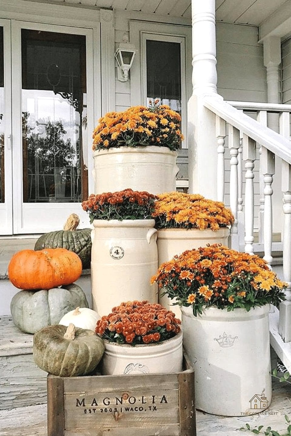 45 Gorgeous Fall Front Porch Decor Ideas That Are Totally Doable 27 A Rustic Wood Crate Display