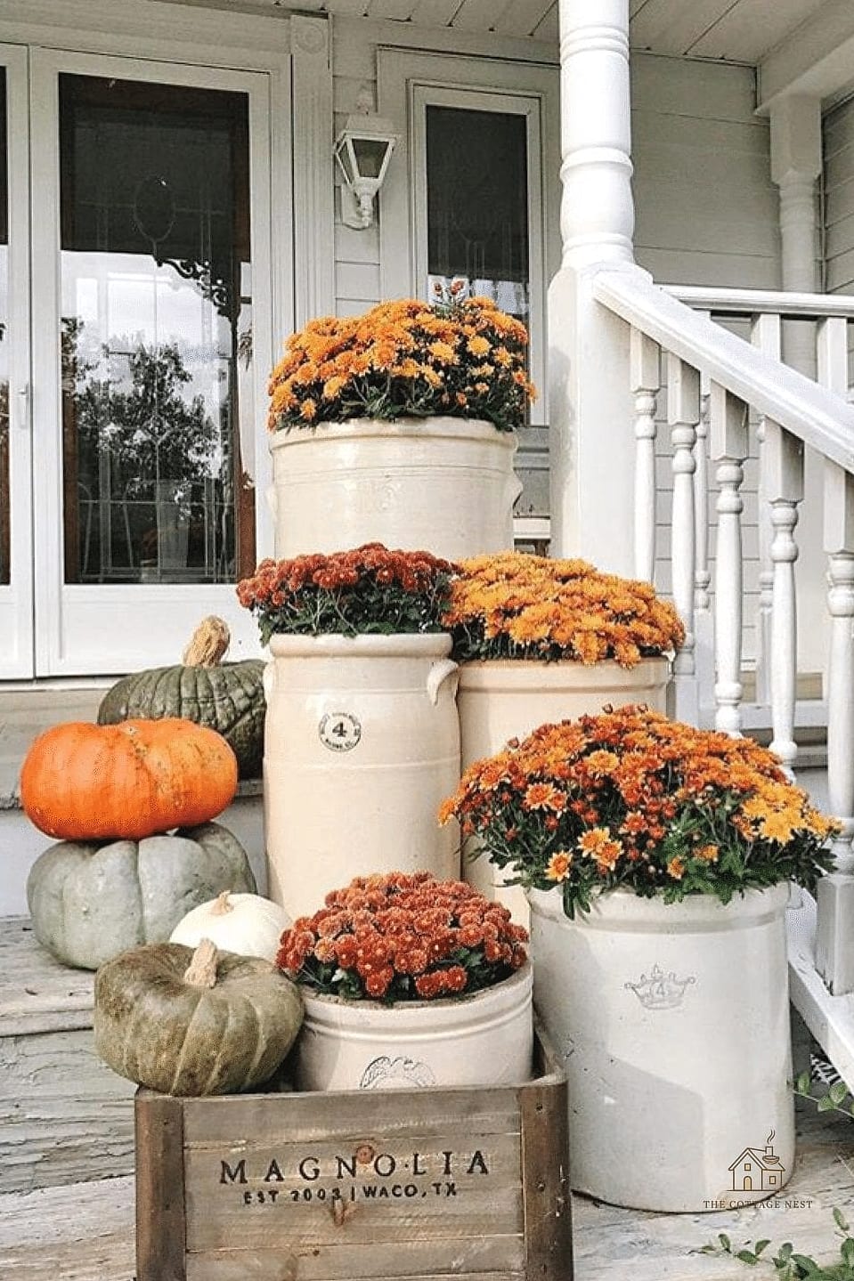 45 Gorgeous Fall Front Porch Decor Ideas That Are Totally Doable 46 A Rustic Wood Slice Base