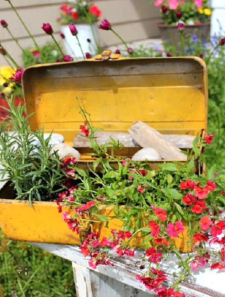 50 Clever Junk Garden Ideas Repurposed for Every Style 37 Rusty Toolbox Planter