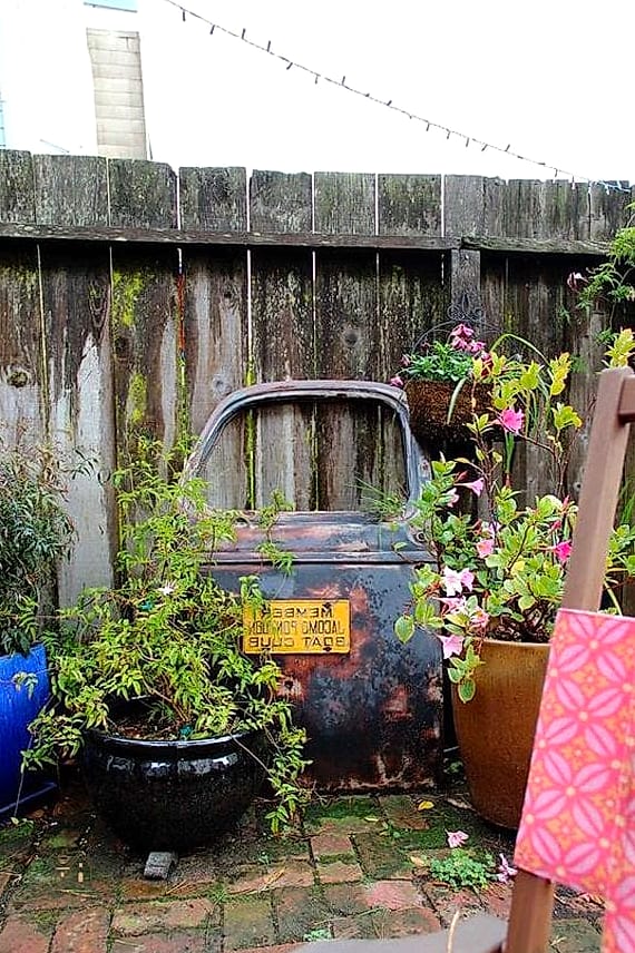 50 Clever Junk Garden Ideas Repurposed for Every Style 51 Salvaged Door Garden Bench
