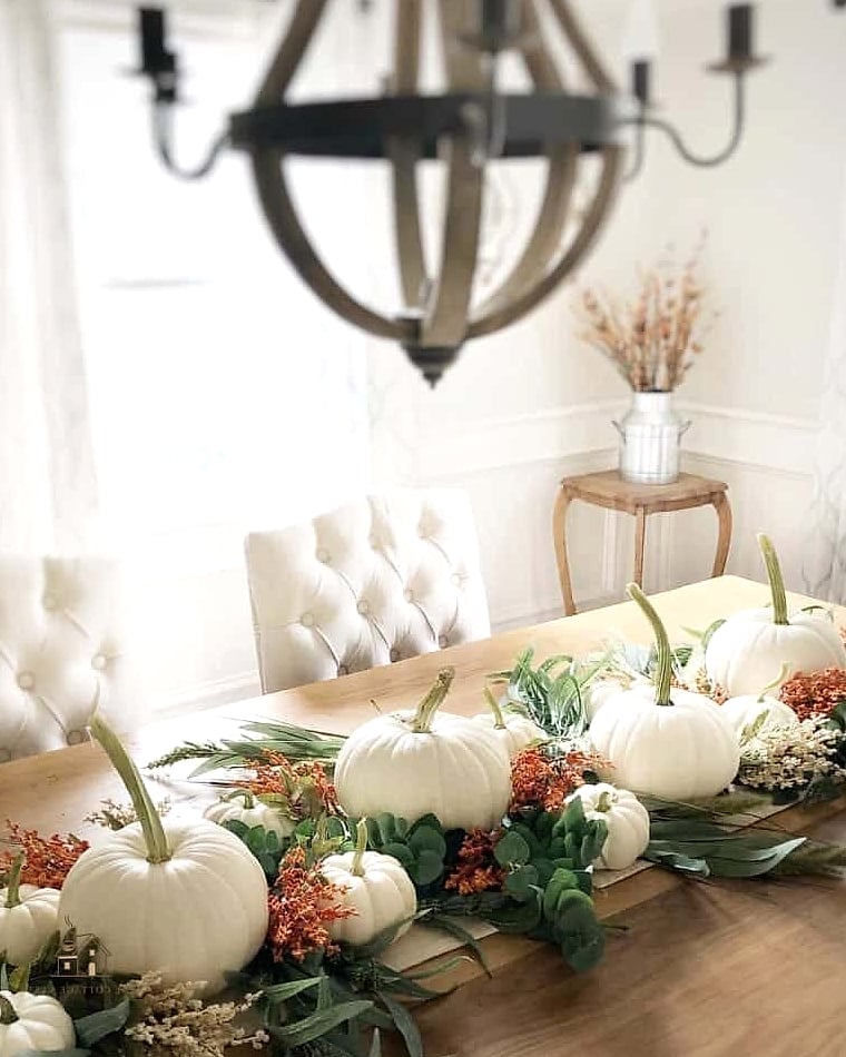 40 Beautiful Dining Room Table Decor Ideas to Transform Your Space 18 Seasonal Pumpkins and Gourds