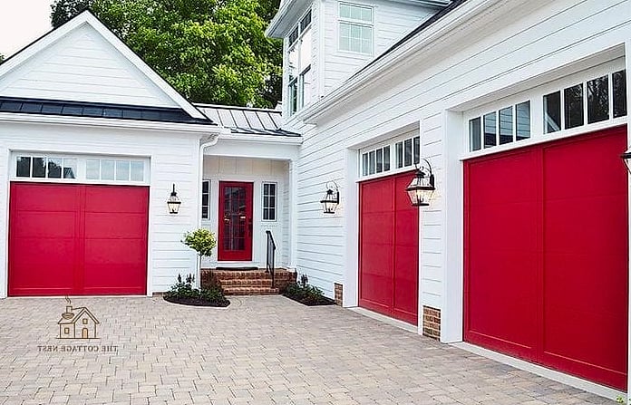 Statement Red Door